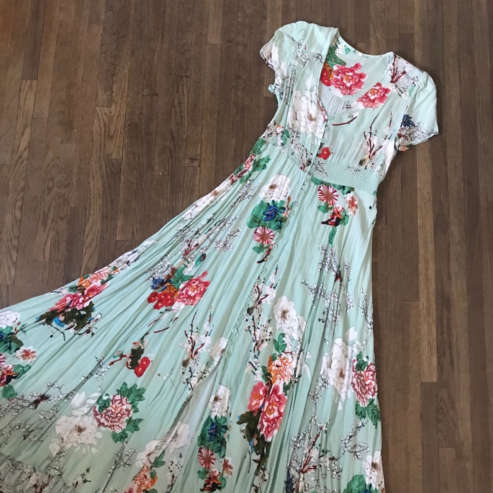 Flowy floral maxi dress